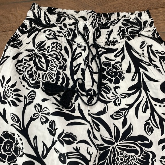 Knox Rose Floral Black and White Wide-Leg Summer Beach Pants XS Elastic Waist - Picture 2 of 6